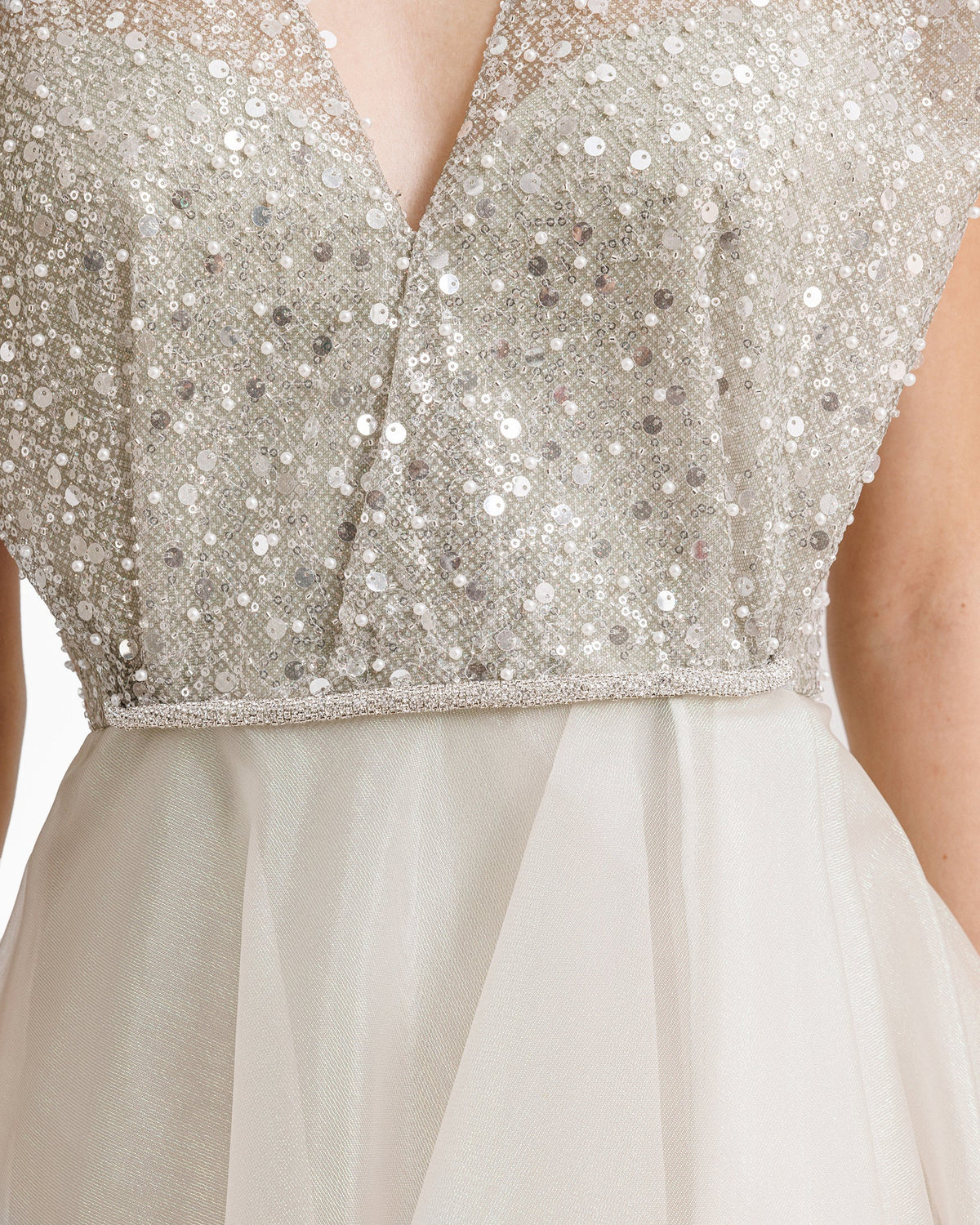 Wide Shoulders V-neckline Dress